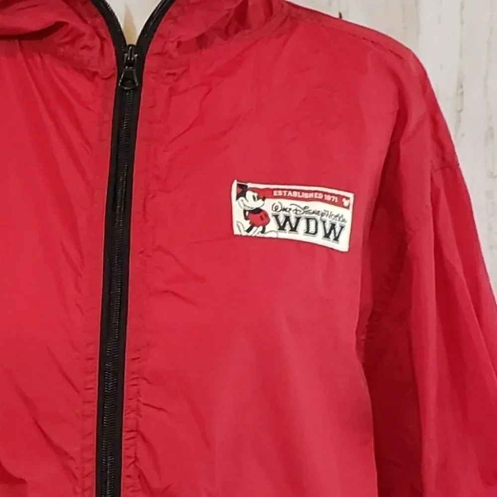 Walt‎ Disney World M Red/black foldable windbreaker jacket - Picture 5 of 6